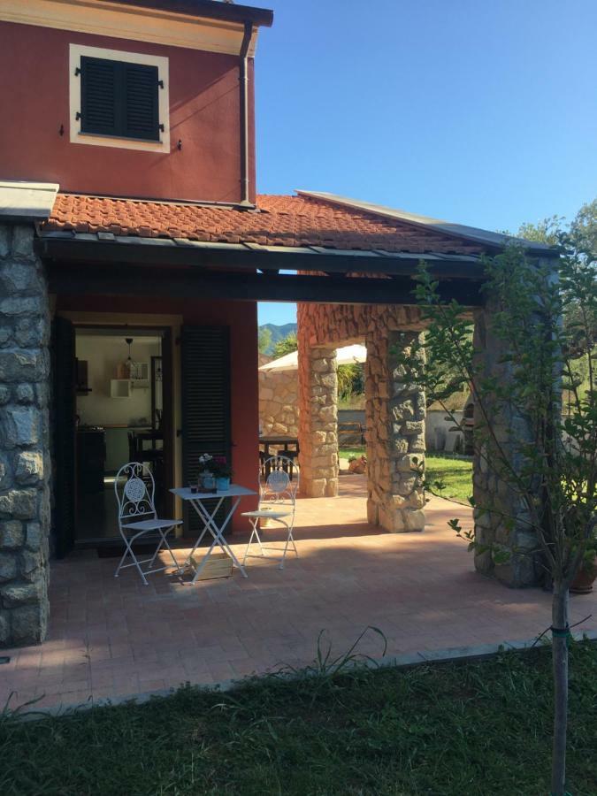 Lunezia Villa Сарцана Екстериор снимка